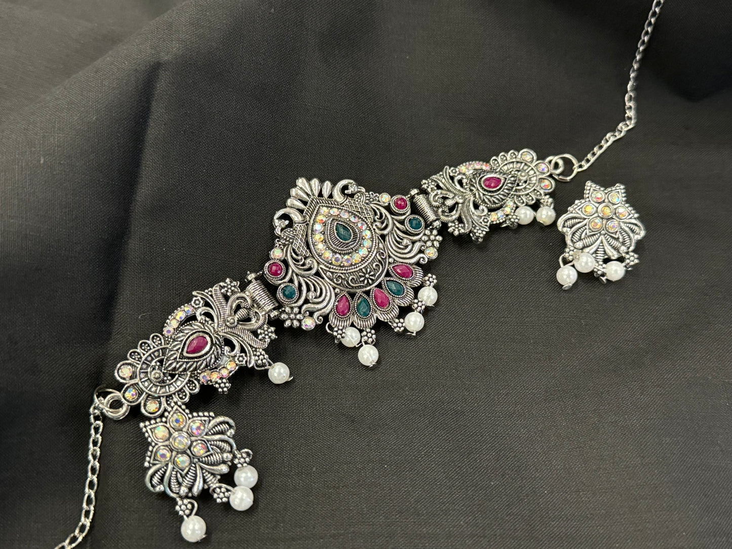 Traditional Choker „Thena“