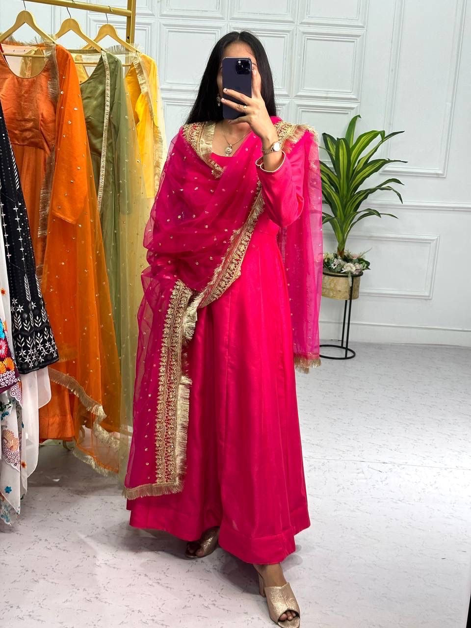 Salwar „Vichithira“