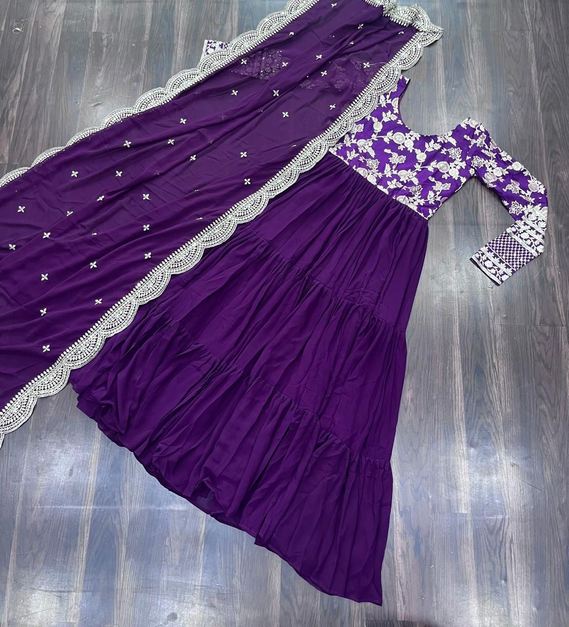 Salwar „Levina“