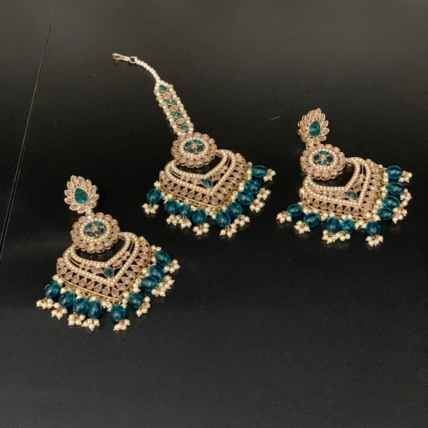 Earrings & Thikka „Maya“