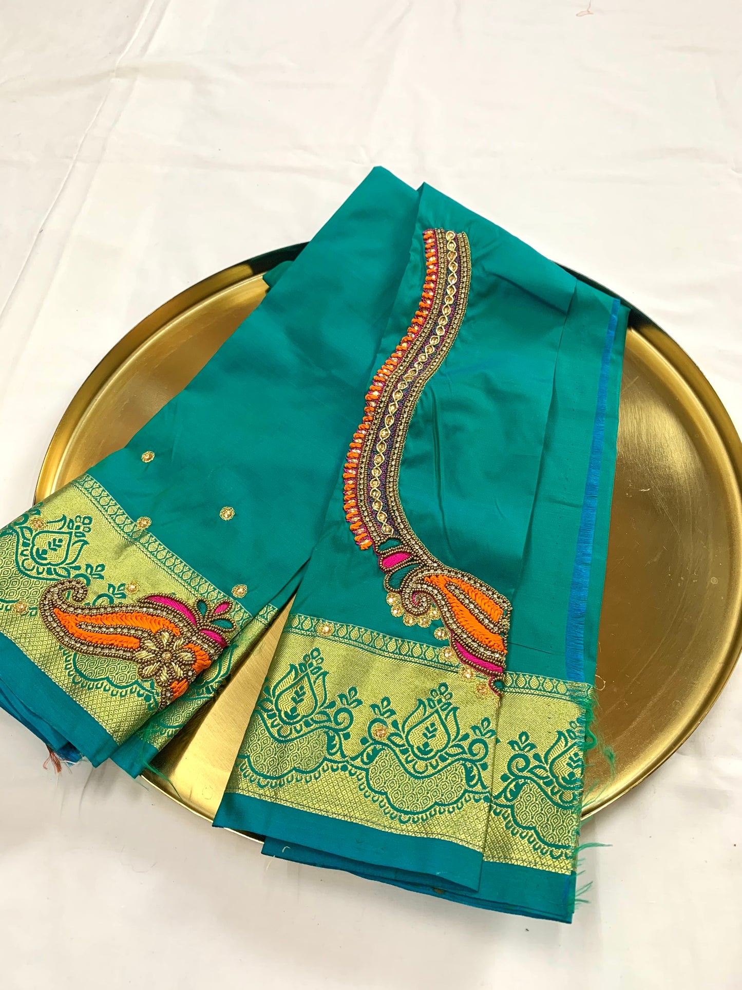 soft brocade white pattu saree