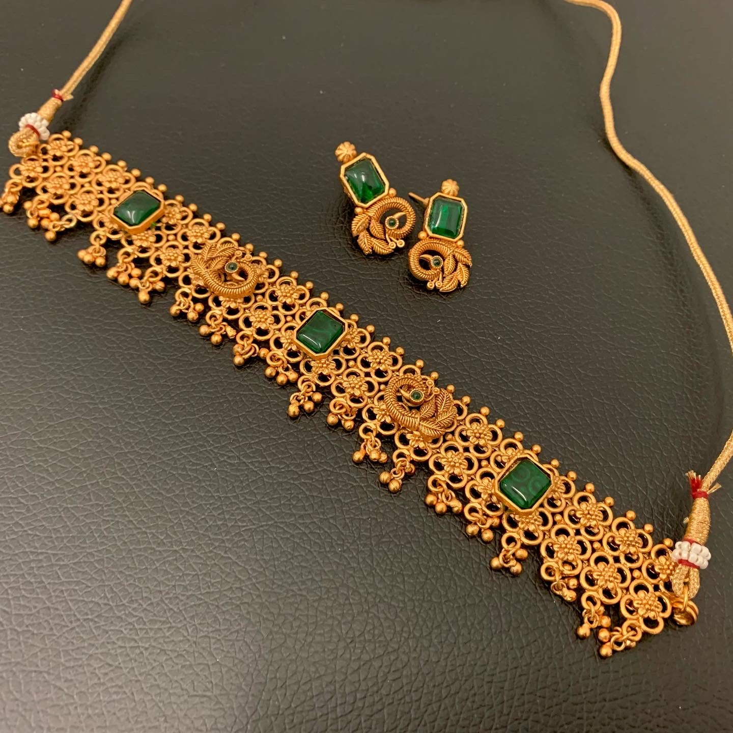 Traditional Choker „Rina“