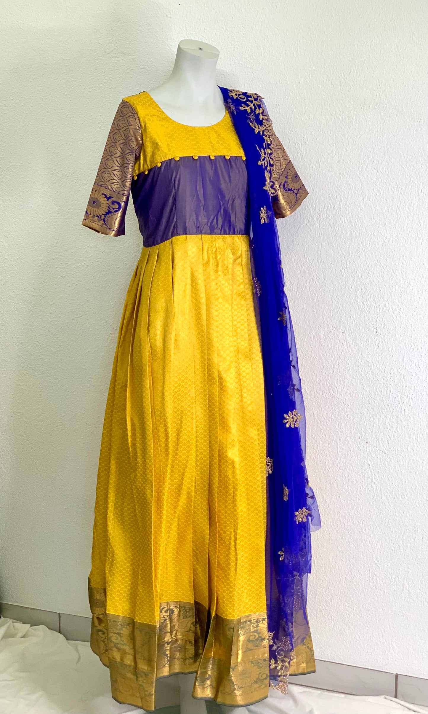 Salwar „Rana“