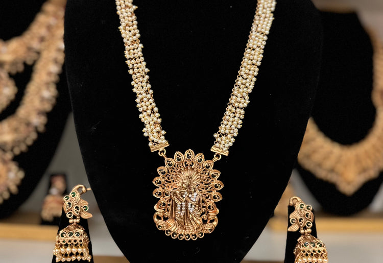 TRADITIONAL INDIAN JEWELS