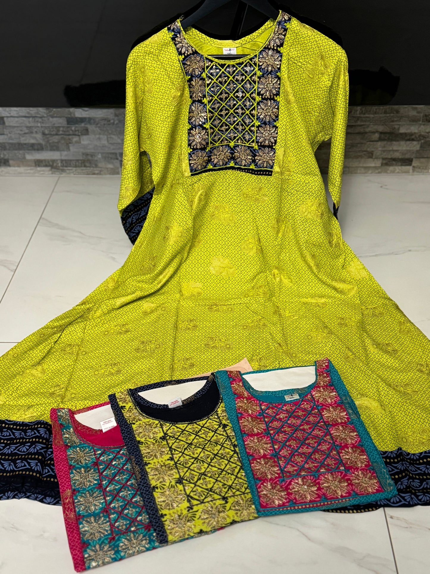 Kurti „Dana“